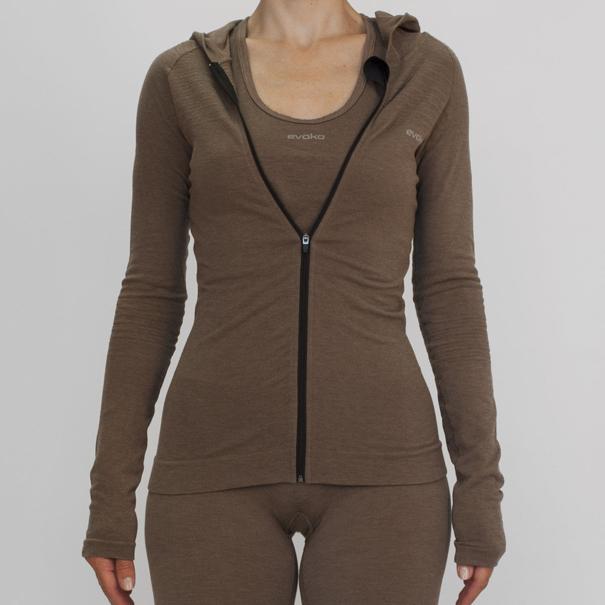 EVOKO LIBELLULA&lt;br&gt;Felpa con zip&lt;br&gt;&lt;i&gt;nocciola&lt;/i&gt;